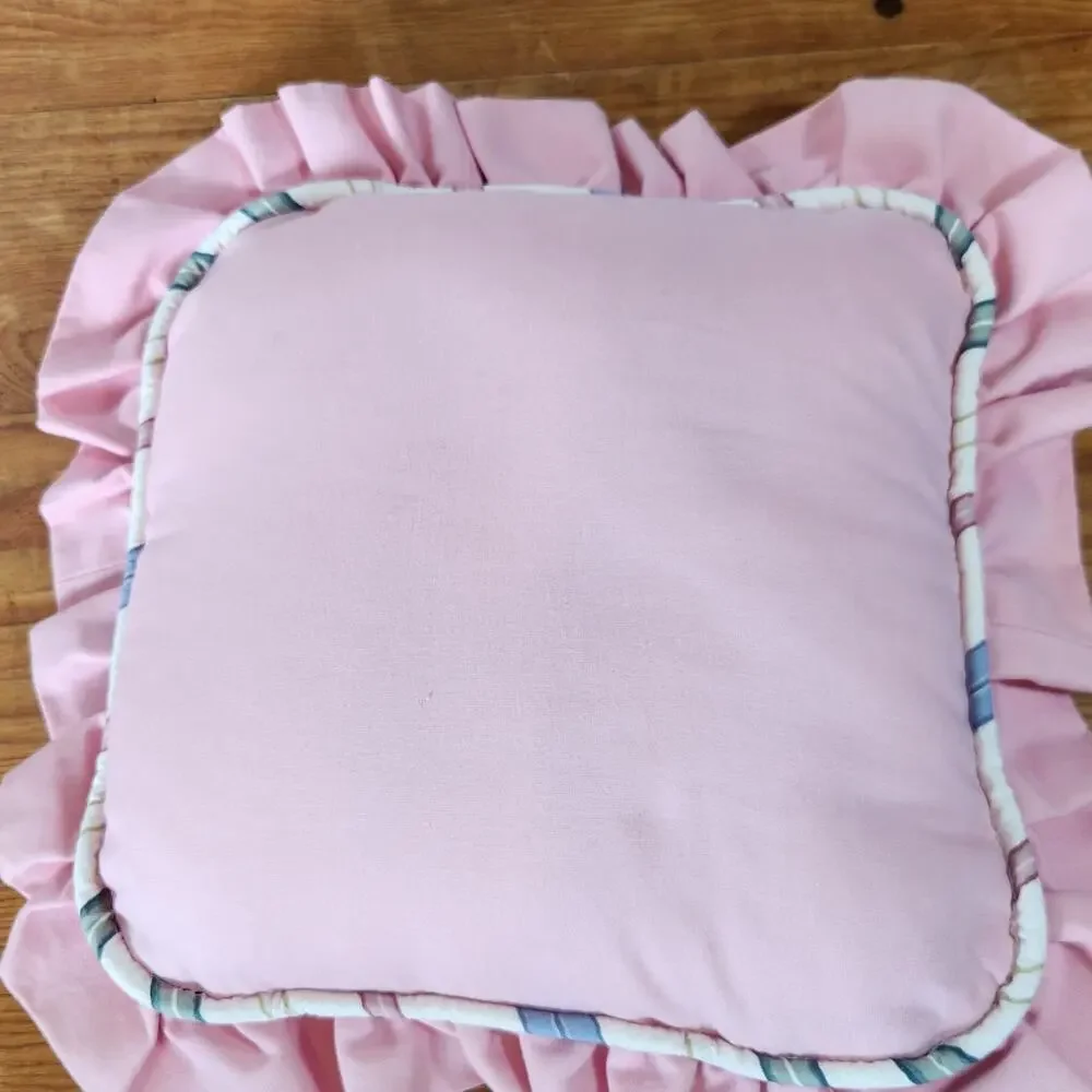 Vtg Crochet Pillow Set Cottage Shabby Cottagecore Decor Grandma Ruffle Pink Bed